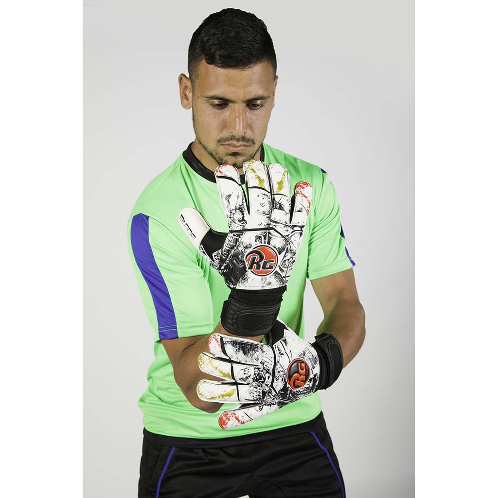 RG Goalkeeper Blade soccer gloves lv1