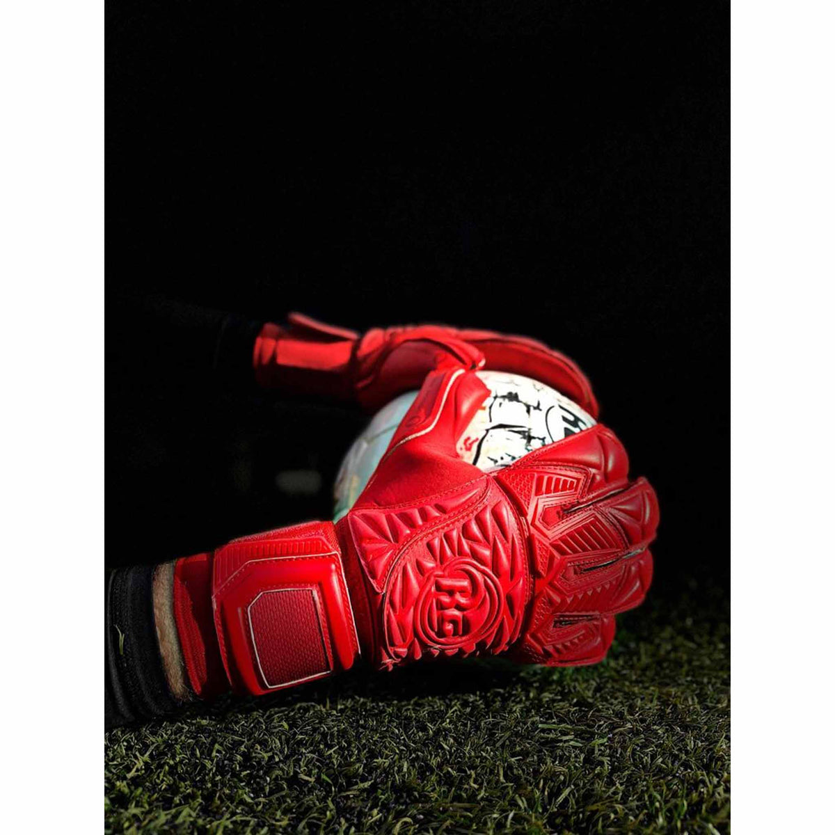 RG Goalkeeper Gloves Snaga Rosso gants de gardien de but de soccer - Rouge avec ballon