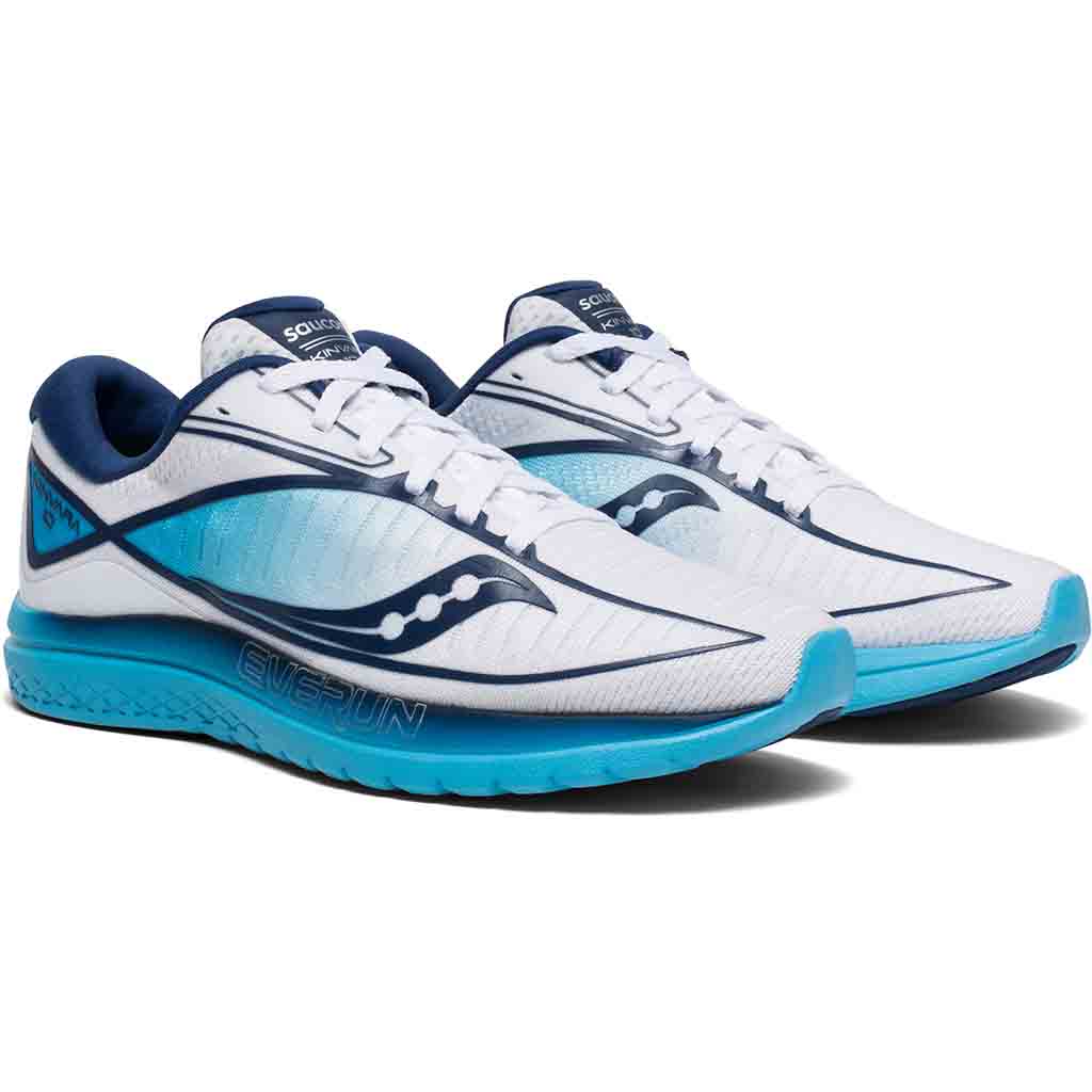 Saucony Kinvara 10 chaussure de course a pied femme blanc bleu paire