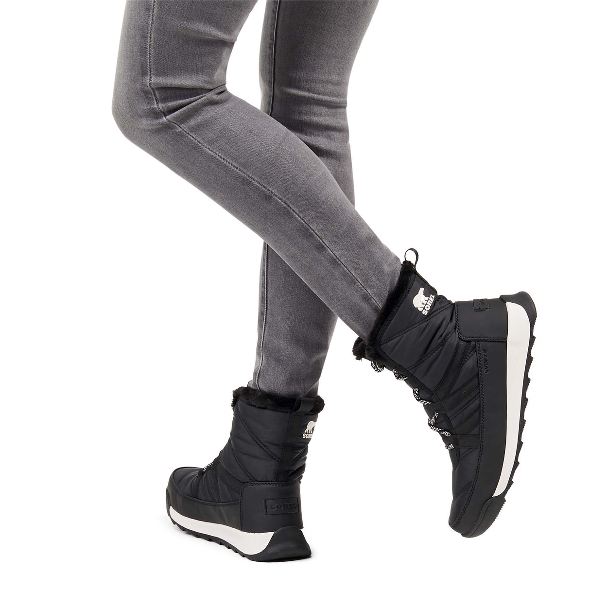Sorel Whitney II Short Lace noir bottes d'hiver pour femme live