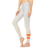 alo Yoga Airbrush legging femme  gradient sky vue lat