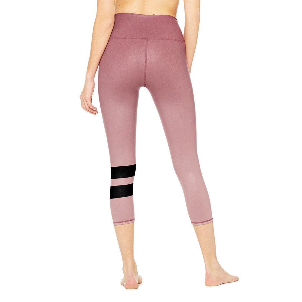 alo Yoga Airbrush capri legging pour femme gradient grenache vue dos